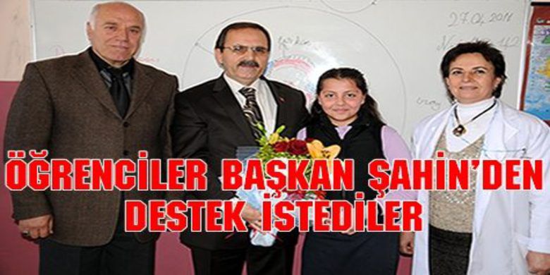 Başkan Şahin Öğrencileri Ziyaret Etti - Bafra Belediye Başkanı Zihni Şahin göreve geldiği ilk günden bu güne kadar sürdürdüğü okul ziyaretlerine devam ediyor.