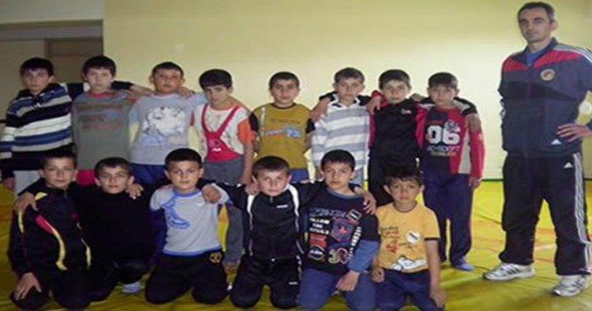 Bafralı Minik Güreşçiler Samsun`da Yarışıyor
