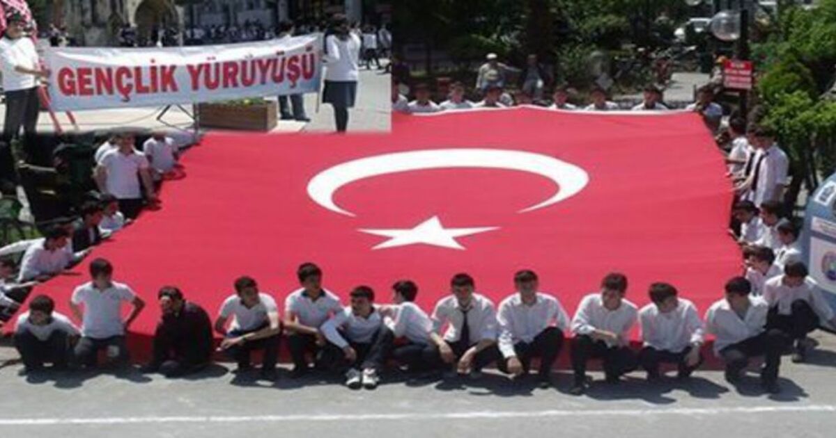 19 Mayıs Gençlik Yürüyüşü Yapıldı