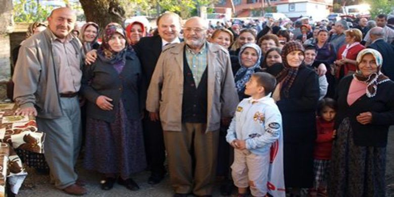 Şimşek Kendi Köyünde Moral Buldu - MHP Samsun Milletvekili Adayı Dt Cemalettin Şimşek secim çalışmaları için gittiği kendi köyünde kalabalık bir şekilde karşılandı.