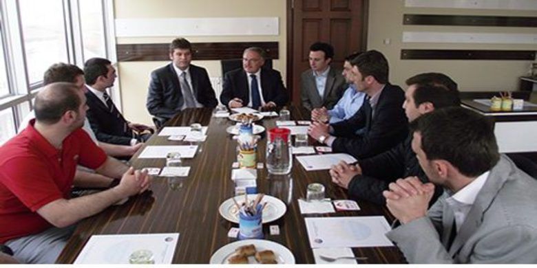 Koç`tan Genç İş Adamları Derneği`ne Ziyaret - CHP Samsun Milletvekili Prof. Dr. Haluk Koç, Bafra Genç İşadamları Derneği`ni ziyaret etti.