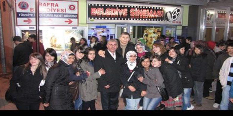 Öğrenciler Anadolu Kartalları İle Coştu - Hava Kuvvetlerinin 100. Yıl kuruluş yıldönümü nedeniyle hazırlanan ve gösterime giren `Anadolu Kartalları` filmi Bafralı öğrencilerin büyük ilgisini çekti.