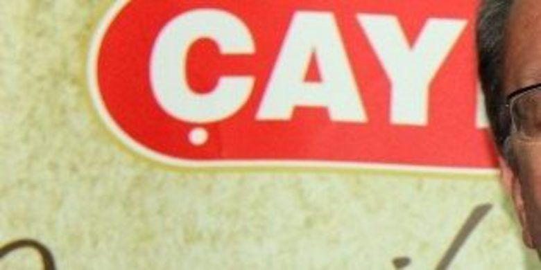 Çaykur Üreticisine Bir Yılda YaklaşıkBir Milyar Tl Ödeme Yaptı - Çaykur üreticisine bir yılda yaklaşık bir milyar lira ödeme yaparken Çaykur Genel Müdürü İmdat Sütlüoğlu "Bu bölge için çok önemli bir kaynaktır" dedi