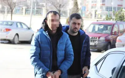 Evinin Balkonundan Alıcıya Uyuşturucu Atarken Yakalandı