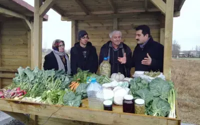 Öğrenciler Yetiştirdi, Organik Pazarda Satılıyor
