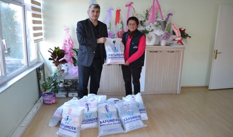Bafumder’den Hem Kursuna Malzeme Yardımı - Samsun Bafra Umut Derneği (BAFUMDER) Alaçam Gökçeboğaz Mahallesi Halk Eğitim(HEM) kursiyerlerine mefruşat desteğinde bulundu.