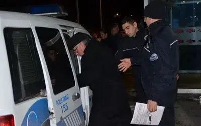 Bafra'da Alkollü İş Yerlerine Eş Zamanlı Uygulama Cezaevi Firarisi Sahte Nüfus Cüzdanı İle Yakalandı