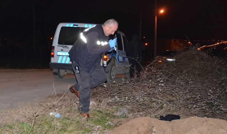 Bafra'da Kavga: 3 Yaralı - Samsun'un Bafra ilçesinde çıkan kavgada 2 kişi bıçakla, 1 kişi de darp sonucu yaralandı.