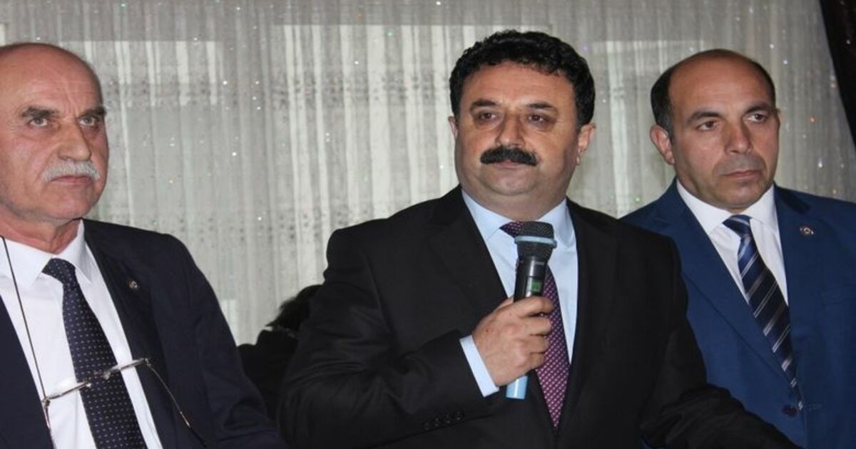 Solgun: "Vergi İndirimi Yapılırsa Sigara Kaçakçılığı Önlenir" Türkiye Tütün Üretim Ve Pazarlama Kooperatifleri Birliği Genel Başkanı Şeyhmus Solgun: "Vergi İndirildiği Zaman Kaçakçılık Önlenir. Bir Sigara Paketindeki 20 Sigaradan 16'sı Vergiye Gidiyor"