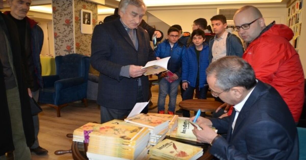 Dr. Dinççağ'dan İmza Günü