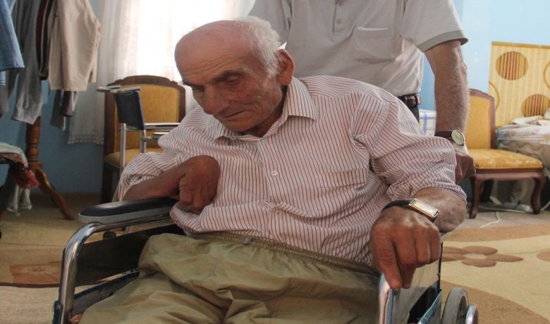 Dumandan Zehirlenen Yaşlı Adam Hayatını Kaybetti - Samsun’un Bafra ilçesinde sabaha karşı çıkan yangında dumandan zehirlenen yaşlı adam hayatını kaybetti.