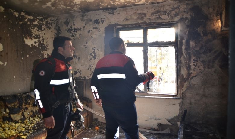 Bafra’da Yangın - Samsun’un Bafra ilçesinde 4 katlı binanın giriş katında çıkan yangın korku dolu anlar yaşattı.