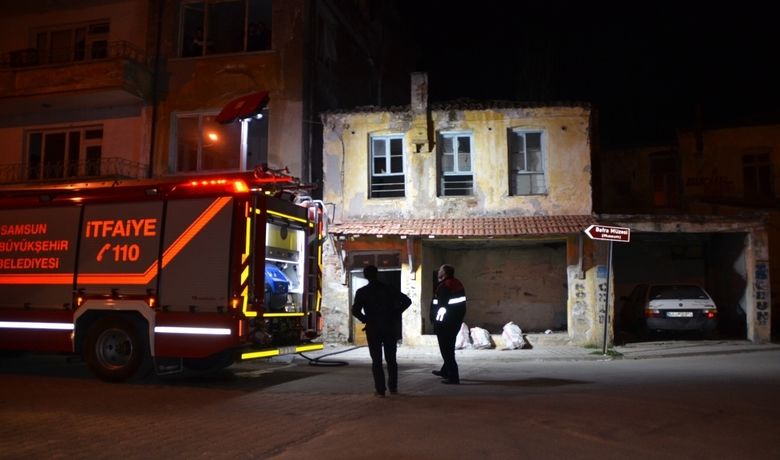 Bafra'da Metruk Binada Yangın - Samsun'un Bafra ilçesinde 2 katlı metruk bir binada yangın meydana geldi.