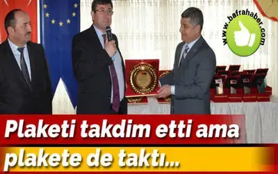 Yeni Kaymakamın İlk Tavrı Plakete Oldu