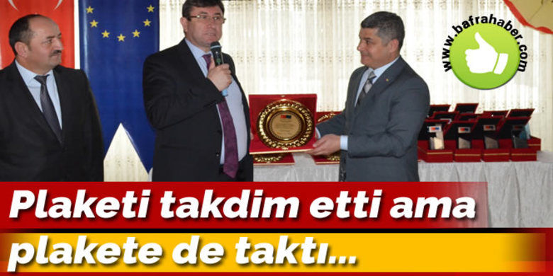 Yeni Kaymakamın İlk Tavrı Plakete Oldu - Bafra Kaymakamı Ali Fuat Türkel`den plaket ve çiçekli teşekküre israf uyarısı.