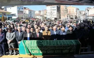 Chp'li Tezcan'ın Amcası Toprağa Verildi