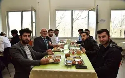 Başkan Yılmaz Omü'lü Öğrencilerle Aynı Sofrada