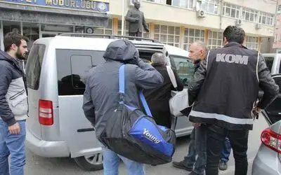 Bylock'tan 3'ü Öğretmen 4 Kişi Tutuklandı
