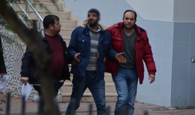 Bafra’da Motosiklet Hırsızlığı Zanlıları Yakalandı - Samsun’un Bafra ilçesinde park halindeki motosikleti çaldığı iddia iki şüpheli, polis tarafından yakalanarak gözaltına alındı.