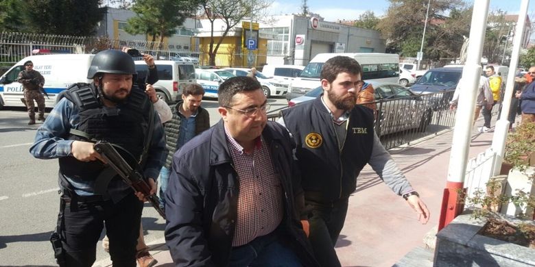 Sahil Güvenlik BölgeKomutanı Fetö'den Gözaltına Alındı - Sahil Güvenlik Karadeniz Bölge Komutanı Murat Özer, FETÖ operasyonunda gözaltına alındı