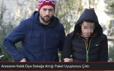 Annesinin Kekik Diye Sokağa Attığı Paket Uyuşturucu Çıktı