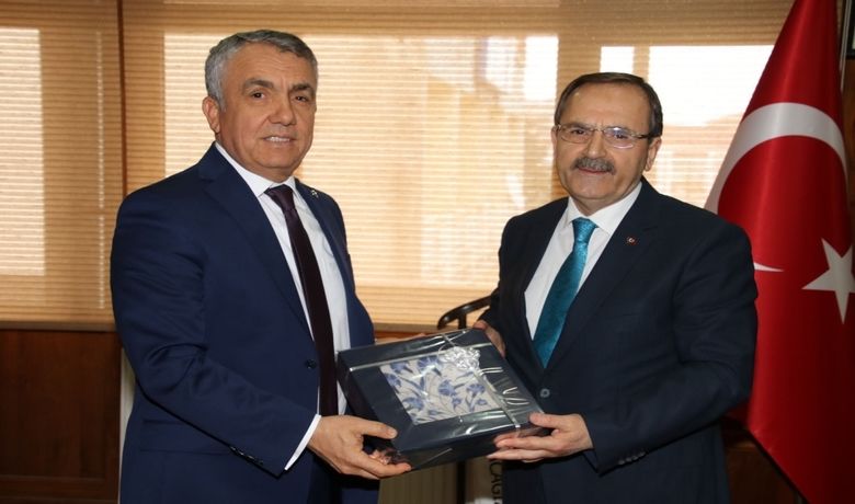 Başkan Şahin: “kızılırmak Üniversitesi İçin Seferberiz” Bafra Belediye BaşkanıZihni Şahin, Omü Rektörü Prof. Dr. Sait Bilgiç'i Ağırladı - Samsun Bafra Belediye Başkanı Zihni Şahin, “İlk hedefimiz ilçemize yeni fakülteler kazandırmaktır. Kızılırmak Üniversitesi için seferberiz" dedi.