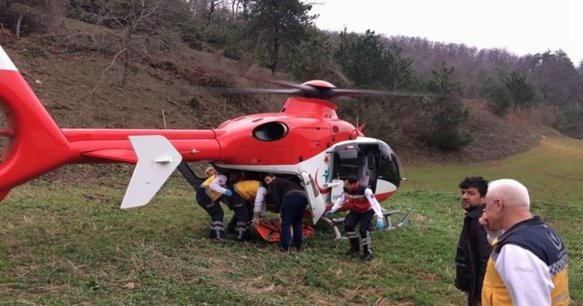 Ağaçtan Düşüp Yamaçtan Yuvarlanan Yaşlı Adamın Yardımına Helikopter Yetişti