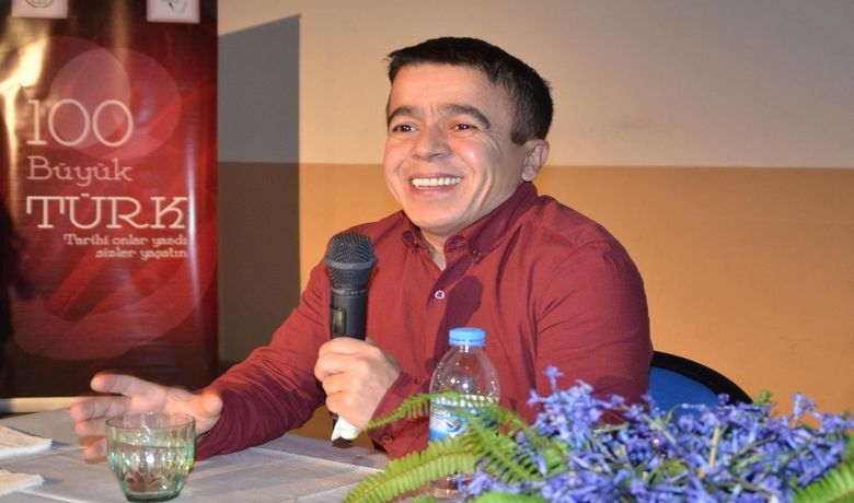 Halil Mutlu: "Matematik Profesörü Olmak İsterdim" - Dünya ve Olimpiyat Şampiyonu eski halterci Halil Mutlu, Samsun'un Bafra ilçesinde öğrencilerle buluştu. Mutlu, matematiğinin çok iyi olduğunu söyleyerek "9 yaşına kadar matematik profesörü olmak istiyordum. Sonra komşumuz olan İbrahim Elmalı hocamın desteğiyle halterci oldum" diye konuştu