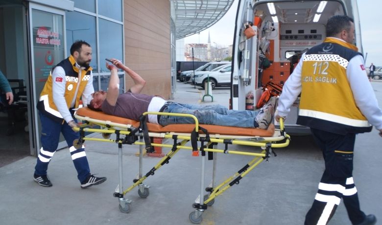 Tartıştığı Kişiyi Şişe İle Yaraladı - Samsun’un Bafra ilçesinde bir kişi tartıştığı kişinin başına şişeyle vurarak yaraladı.