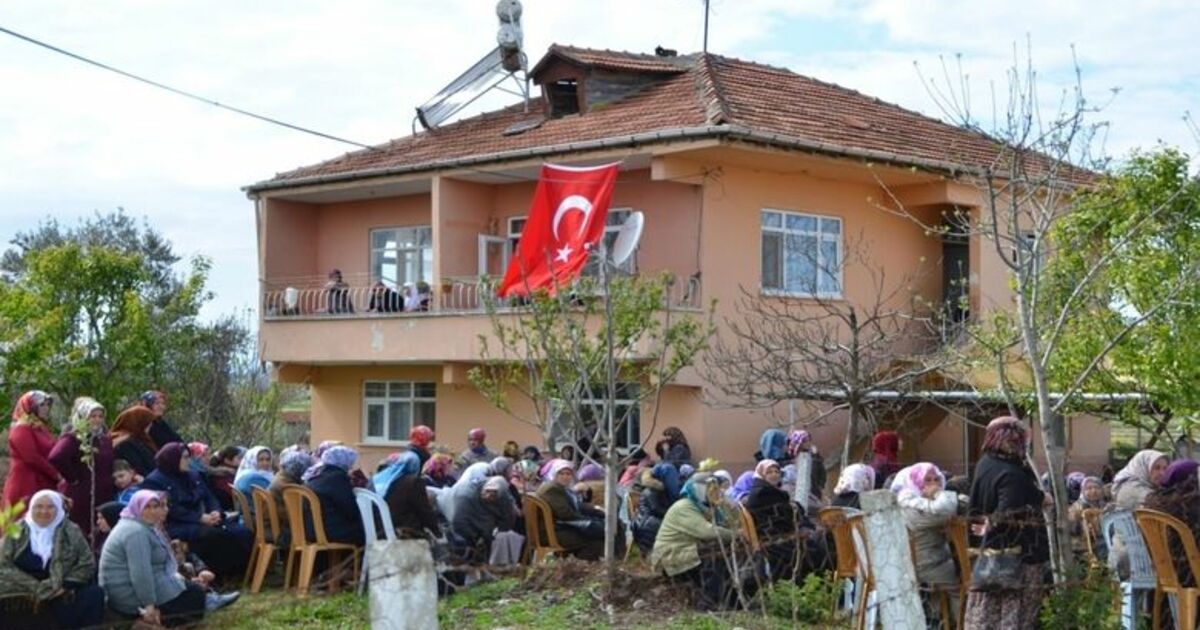 Bafra Şehidini Gözyaşlarıyla Uğurladı Cenazeye Gençlik Ve Spor Bakanı Akif Çağatay Kılıç Da Katıldı