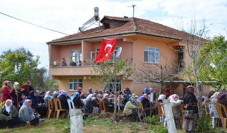 Bafra Şehidini Gözyaşlarıyla Uğurladı Cenazeye Gençlik VeSpor Bakanı Akif Çağatay Kılıç Da Katıldı - Şırnak’ın Beytüşşebap ilçesinde silahını temizlerken kazara ateş alması sonucu şehit olan Uzman Onbaşı Mehmet Karatut, Samsun’un Bafra ilçesinde gözyaşları arasında toprağa verildi. Cenazeye Gençlik ve Spor Bakanı Akif Çağatay Kılıç da katıldı.
