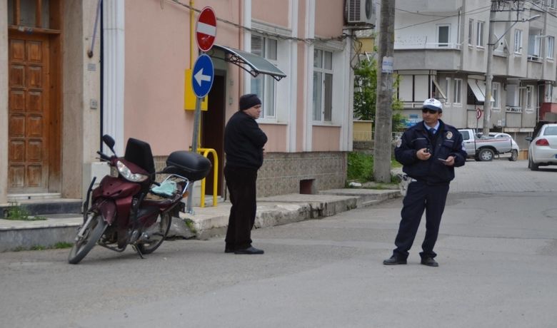 Bafra Emniyetinden Motosikletlere Sıkı Takip - Samsun Bafra İlçe Emniyet Müdürlüğe bağlı Trafik Tescil ve Denetleme Büro Amirliği ile Asayiş Büro Amirliği ekipleri tarafından motosikletler üzerinde uygulama yapıldı.
