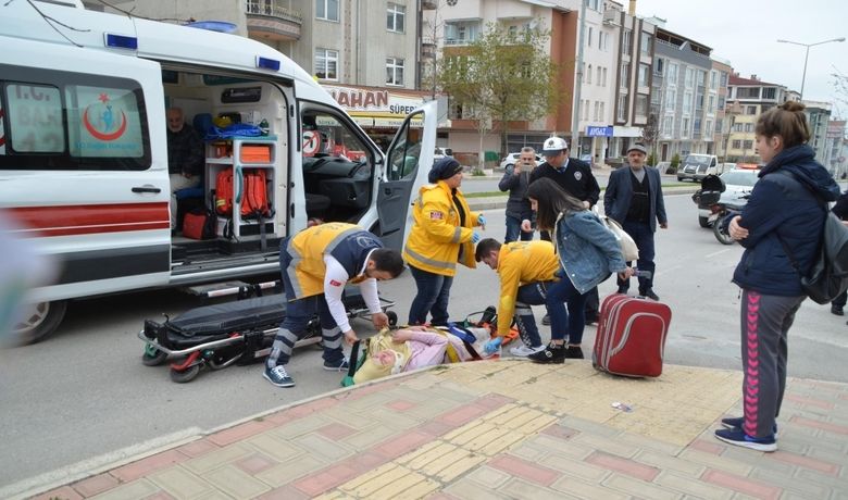Geri Geri Gelen Otomobilin Çarptığı Yaya Yaralandı - Samsun’un Bafra ilçesinde geri geri gelen otomobilin çarptığı kadın yaralandı.