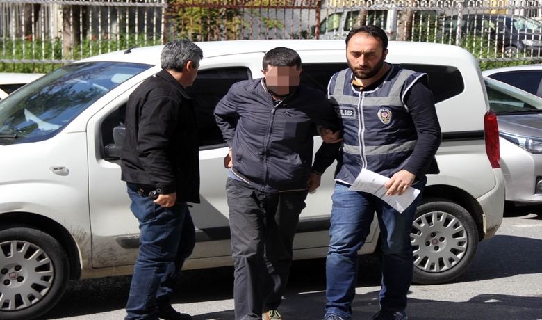 Samsun'da Fetö'nün Emniyet 'Mahrem'Yapılanmasına Operasyon: 25 Gözaltı - Samsun'da FETÖ'nün emniyet 'mahrem imamı' yapılanmasına yönelik düzenlenen operasyonda 25 öğretmen gözaltına alındı.