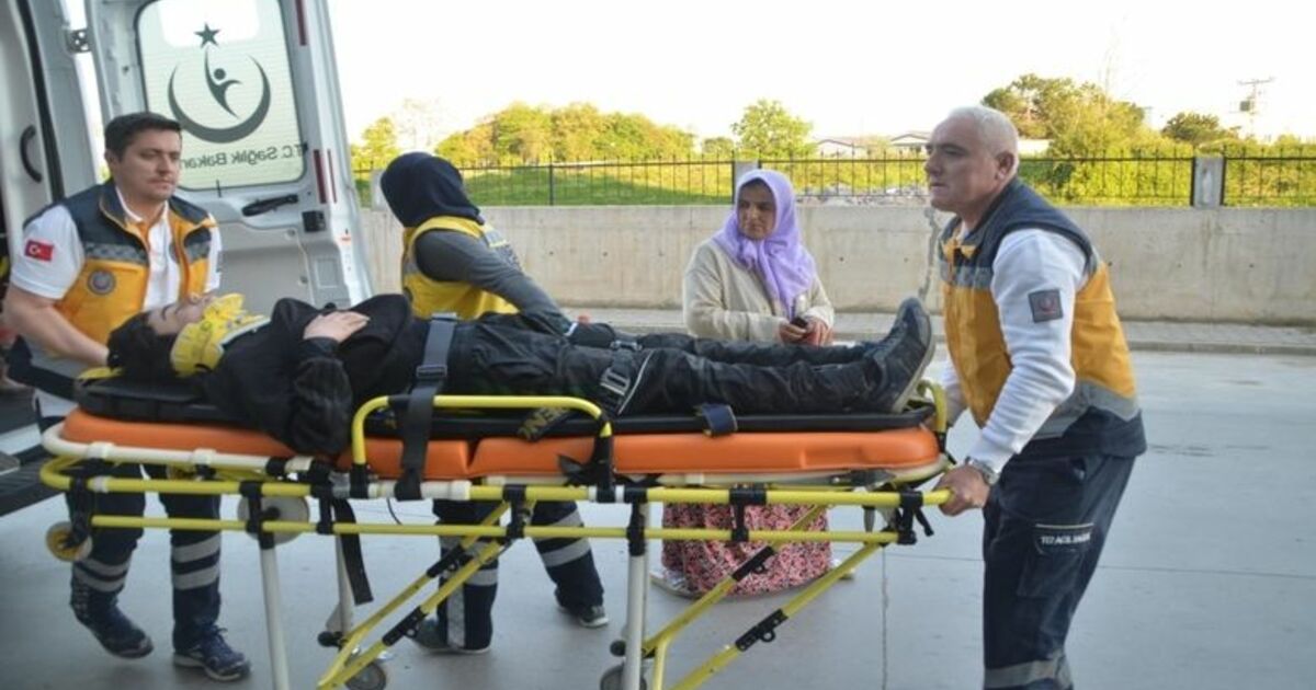 Cami Duvarından Düşen Çocuk Yaralandı