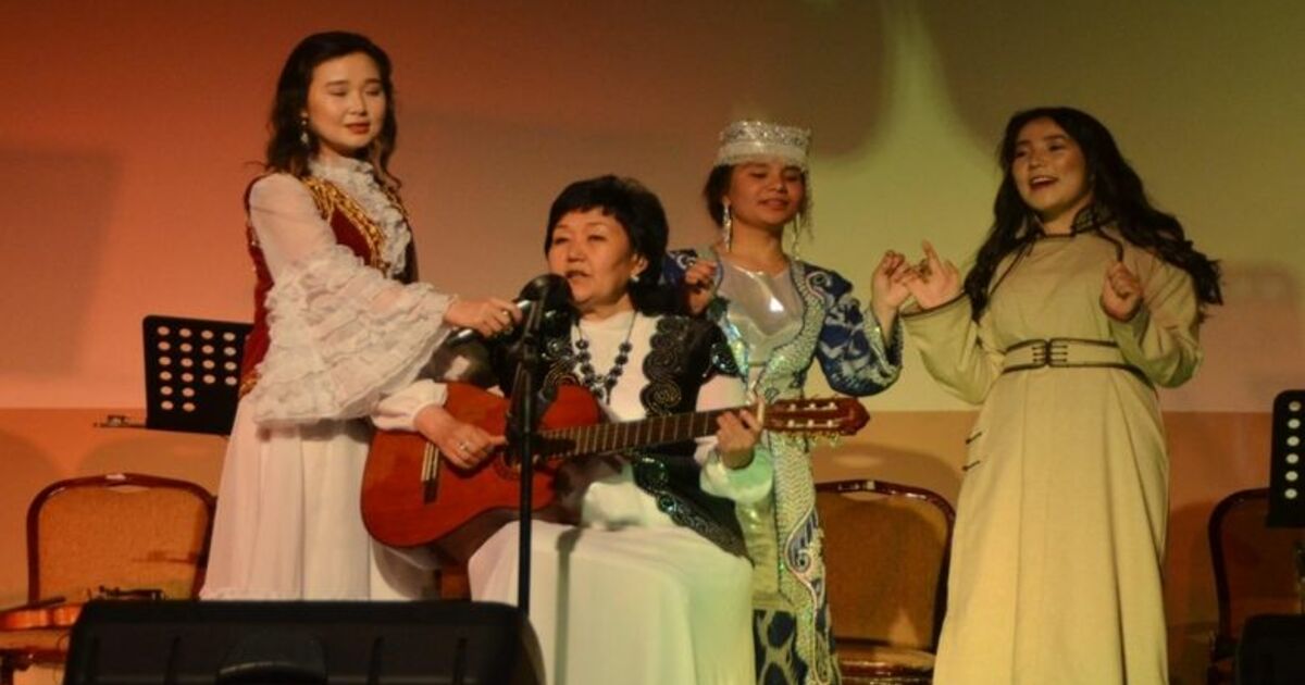 Bafra'da Neyzen Tevfik Şiir Ve Sanat Festivali Sona Erdi Festivalin Final Gecesinde Cemal Safi Rüzgarı Esti