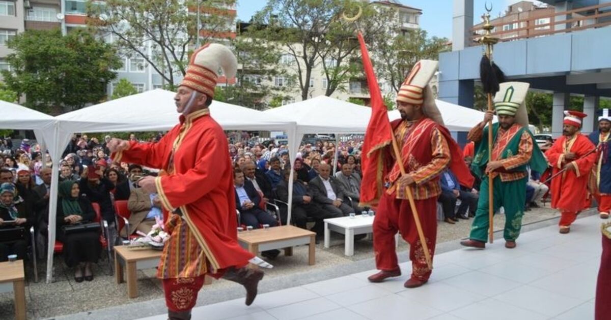 Yılsonu Sergisine Mehteranlı Açılış