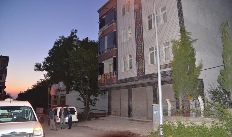 3. Kattan Düşen Çocuğun İnanılmaz Kurtuluşu - Samsun’un Bafra ilçesinde 3'üncü kattan beton zemine düşen 3 yaşındaki çocuk hafif yaralandı.