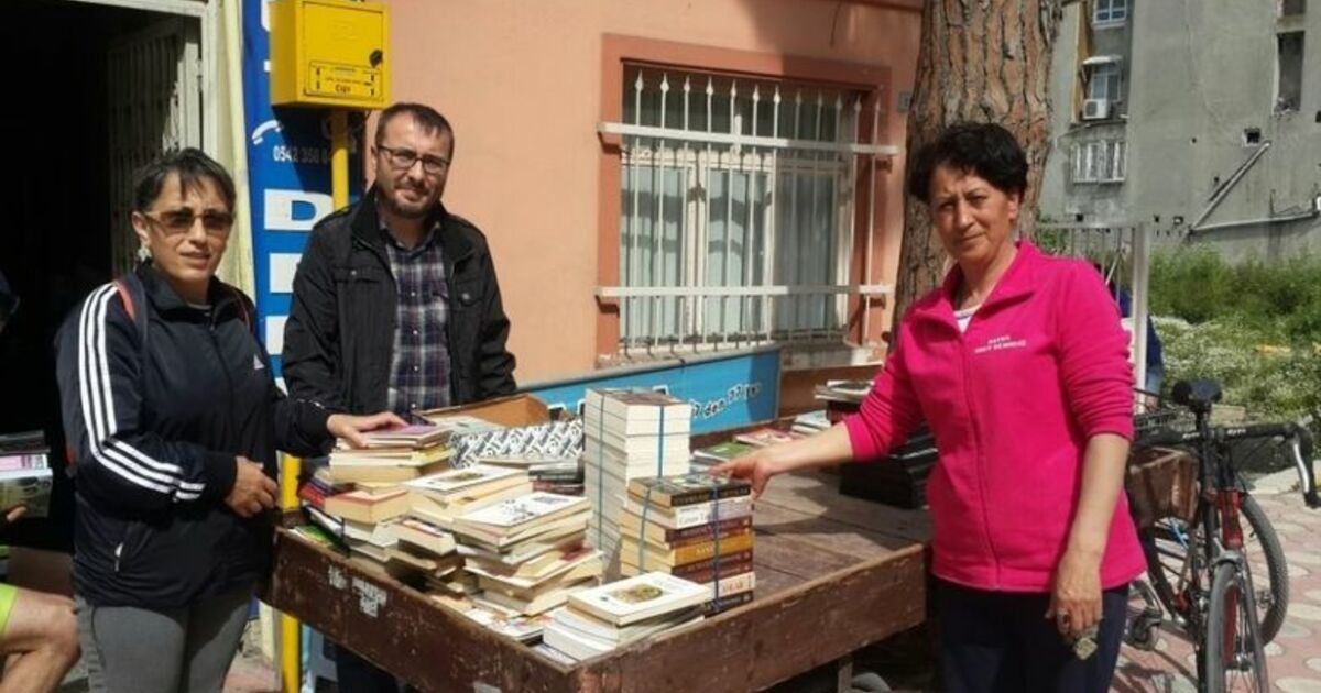 Bafra Umut Derneği'nden Okullara Kütüphane
