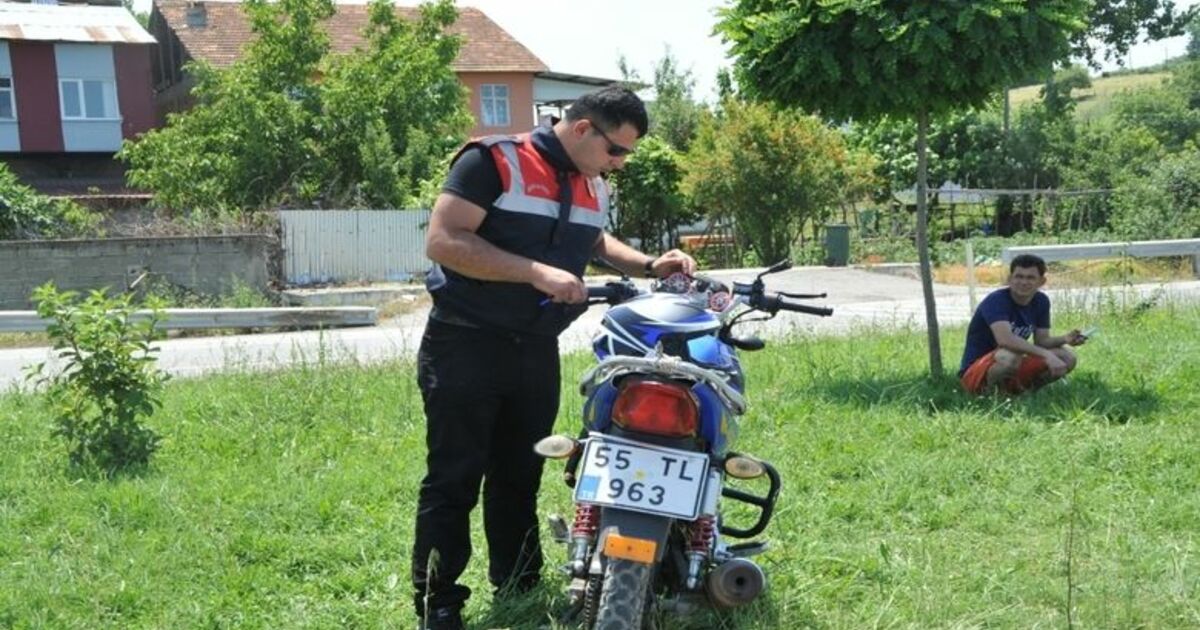 Motosikletler Kafa Kafaya Çarpıştı: 2 Yaralı