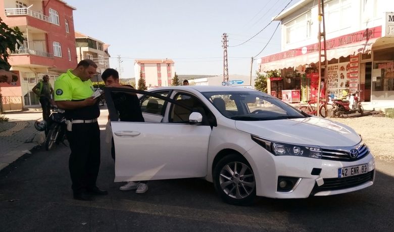 Otomobilin Çarptığı Yaya Yaralandı - Samsun'un Bafra ilçesinde alkollü olduğu iddia edilen sürücünün otomobil ile manevra yaparken çarptığı yaşlı adam yaralandı.