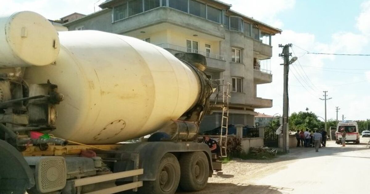 Beton Mikserinin Kopardığı Kabloya Takılan Kadın Yaralandı