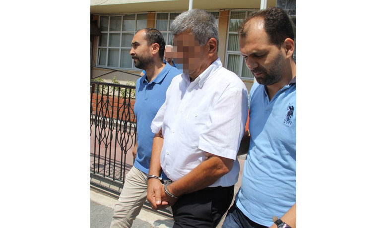 Evinde Cephanelik EleGeçen Çiftçi Serbest Bırakıldı - Samsun'da evinde adeta cephanelik ele geçen çiftçi, çıkarıldığı mahkemece adli kontrol şartıyla serbest bırakıldı.