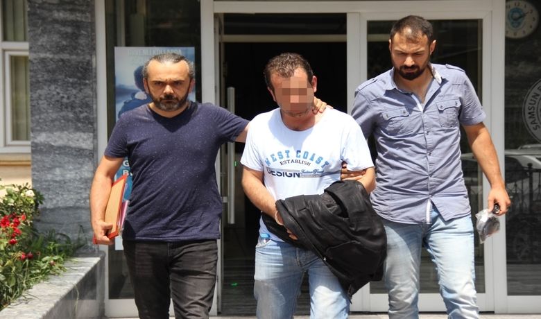 İstanbul'dan Bonzai GetirenŞahıs Adliyeye Sevk Edildi - İstanbul'dan geldiği Samsun'da yolcu otobüsünden inerken yakalanan ve üzerinde bonzai ele geçen şahıs polisteki sorgusunun ardından adliyeye sevk edildi.