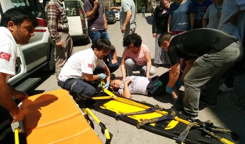 Kamyonetle Çarpışan Bisikletli Çocuk Yaralandı - Samsun’un Bafra ilçesinde kapalı kasa kamyonetle bisikletin çarpıştığı kazada 1 çocuk yaralandı.