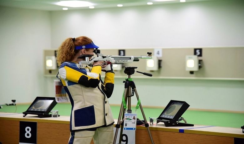 Eller Tetikte Gözler HedefteBaşkan Yılmaz Heyecanla İzledi - Samsun Büyükşehir Belediye Başkanı Yusuf Ziya Yılmaz, 23. Yaz İşitme Engelliler Olimpiyat Oyunları kapsamında Bafra'da gerçekleştirilen atıcılık müsabakalarını heyecanla takip etti.