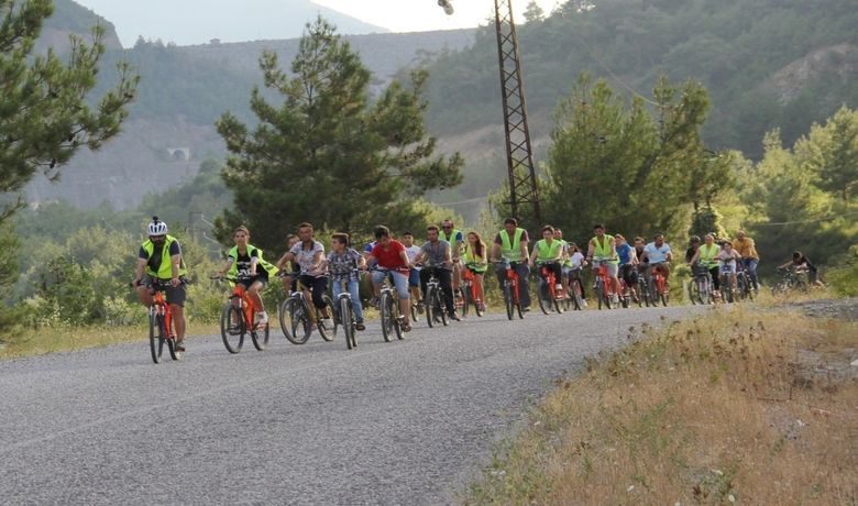 Bafra’da Doğa Bisiklet Turu - Bisikletliler Derneği Bafra Temsilciliği Kapıkaya Mahallesi'nde ırmak boyunca "Doğa Bisiklet Turu" düzenledi.