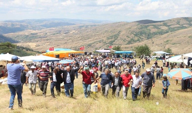 1. Dütmen Yaylası Piknik Ve Keşkek Şenliği - Samsun Bafra Pelitbükülüler Yardımlaşma ve Dayanışma Derneği tarafından “1. Dütmen Yaylası Piknik ve Keşkek Şenliği” yapıldı.