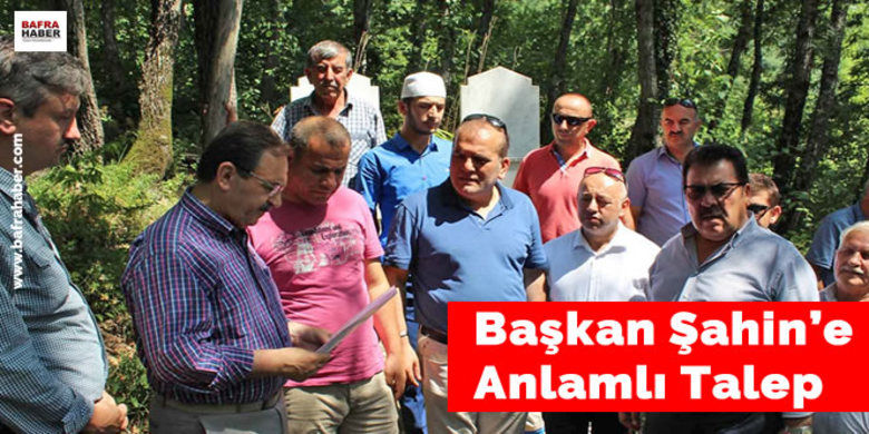 Başkan Şahin`e Anlamlı Talep - İstanbul Bafra Dernekler Federasyonuna bağlı İstanbul Bafra Düzköy Derneği Başkanı Kerem Alışkan ve yönetimi Bafra Belediye Başkanı Zihni Şahin`den anlamlı istekte bulundular.