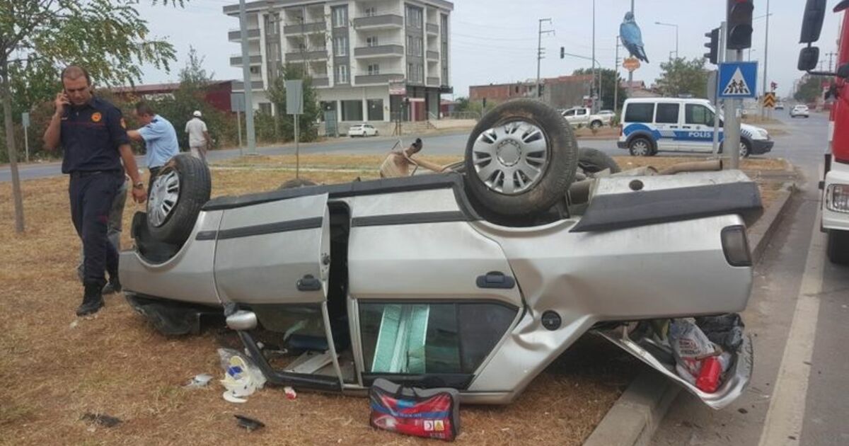 Samsun'da Otomobil Takla Attı: 2 Ağır Yaralı Kaza Anı Güvenlik Kamerası Tarafından Saniye Saniye Görüntülendi